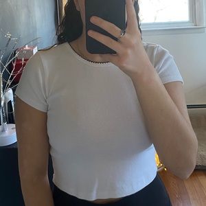Brandy Melville white short sleeve crop top🤍🖤